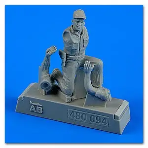 Aerobonus 480094 1/48 USAF Maintenance Crew #5 Farm Gate Operation Vietnam War (Kneeling on 1 knee) (D)