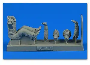 Aerobonus 350007 1/35 WWII German Submarine Kriegsmarine Sailor #4 (Sitting, Arm