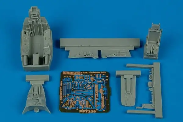 Aires 7239 1/72 F105D Cockpit Set For TSM