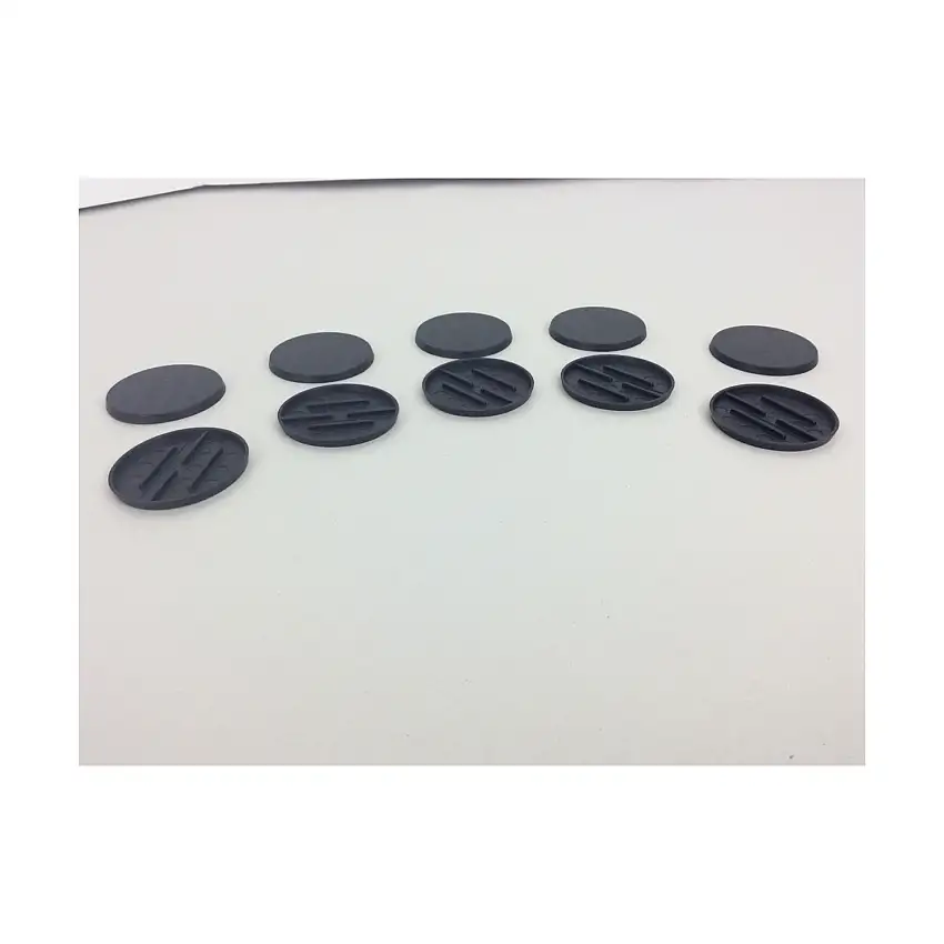 40mm Round Slotted Base Black w/NO Lip (10)