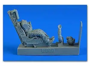 Aerobonus 320136 1/32 USN/USMC AV8B Harrier Pilot w/Ejection Seat for TSM