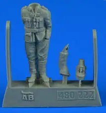 Aerobonus 480222 1/48 WWI French Pilot #2 (Standing, 1 Hand in Pocket other hold