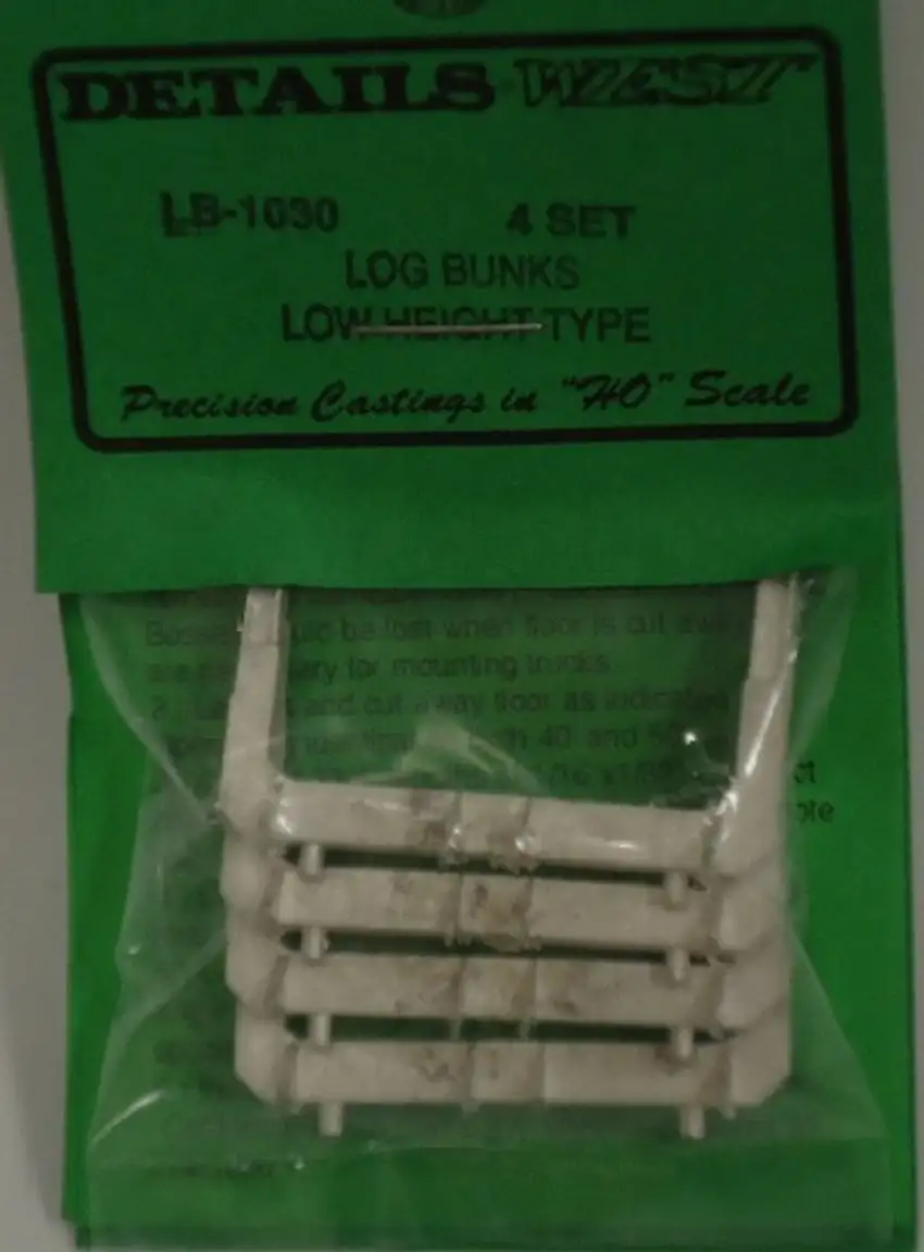 Log Bunks Low Height (4) HO Details West