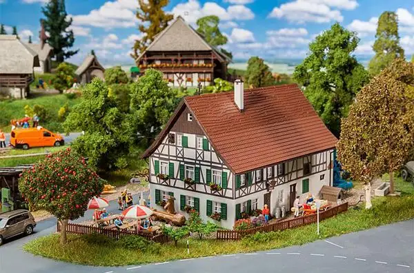 Faller 130556 Farmhouse with inn