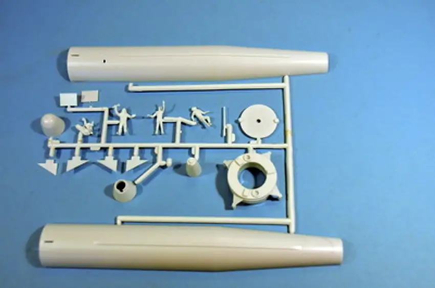 THOR Missile and Launch Pad 1/87 Glencoe Models