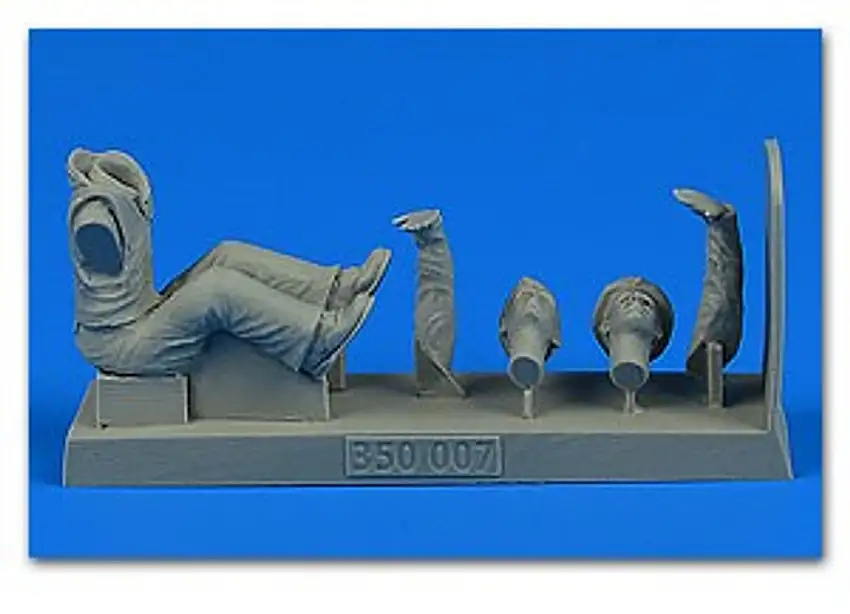 WWII German Submarine Kriegsmarine Sailor #4 (Sitting, Arms Down) 1/35 Aerobonus