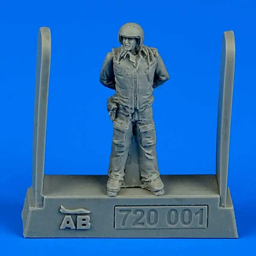 Soviet Air Force Fighter Pilot 1/72 Aerobonus