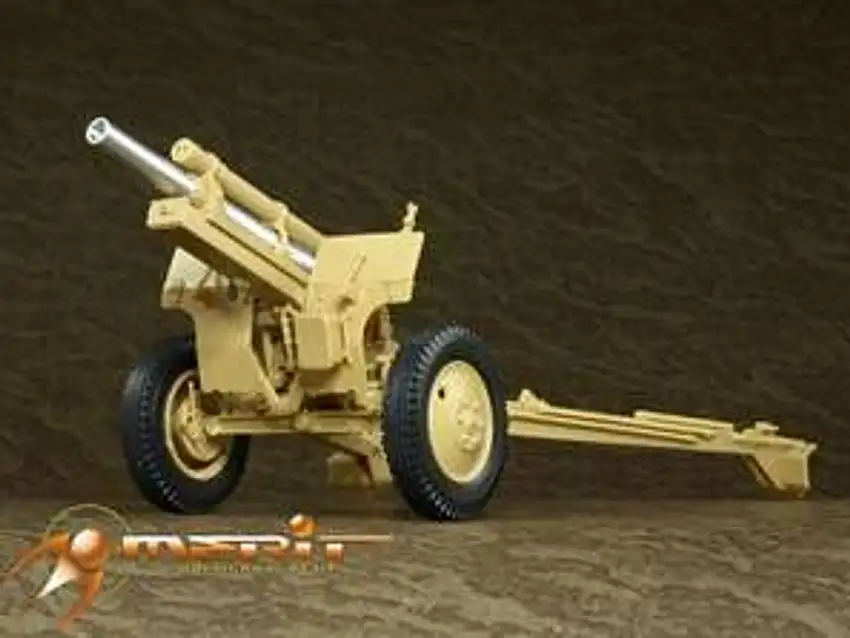 WWII US 105mm Howitzer M2A1/M2 Carriage 1/35 AFV Club