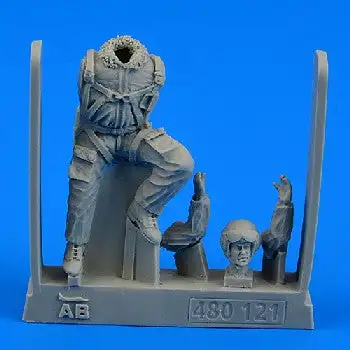 Aerobonus 480121 1/48 Soviet Pilot Cold War Period (Climbing pose) (D)