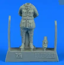 Aerobonus 480221 1/48 WWI French Pilot #1 (Standing, Hands behind Back) (D)