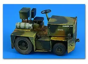 Aerobonus 320108 1/32 United G40 (LPG) Tow Tractor