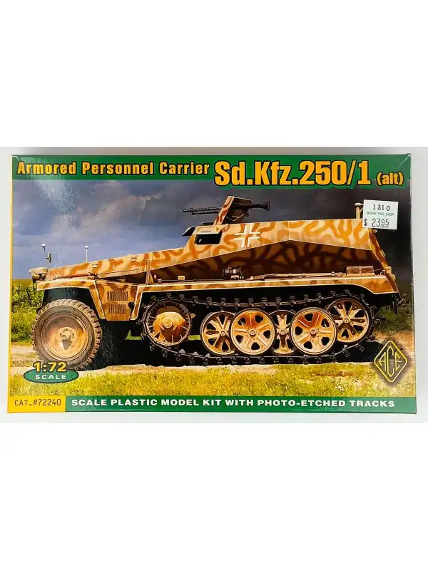 Ace 72240 Sd.Kfz. 250/1 alt 1/72 Scale Plastic Model Kit Open Box