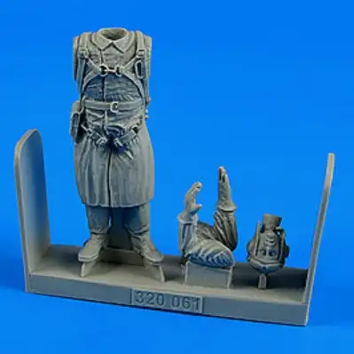 Aerobonus 320061 1/32 WWII Russian Pilot (Standing)
