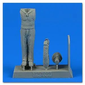 Aerobonus 350009 1/35 WWII German Submarine Kriegsmarine Sailor #6 (Standing, Ar