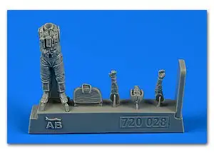 Aerobonus 720028 1/72 USN Pilot w/Bag Vietnam War 1965-73