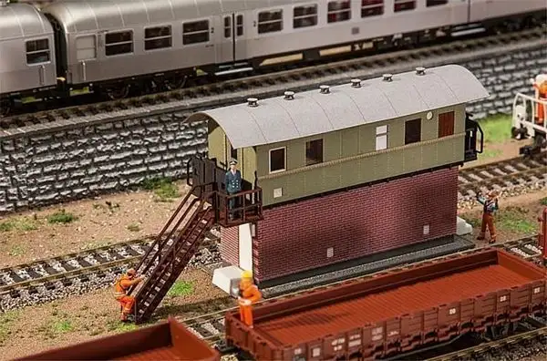 Faller 120112 Makeshift control center