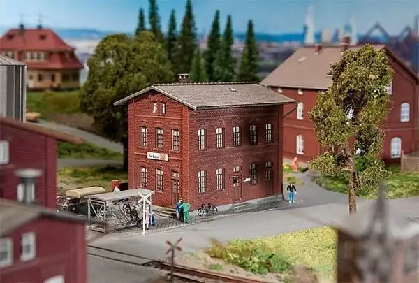 Faller 120235 DB administration building