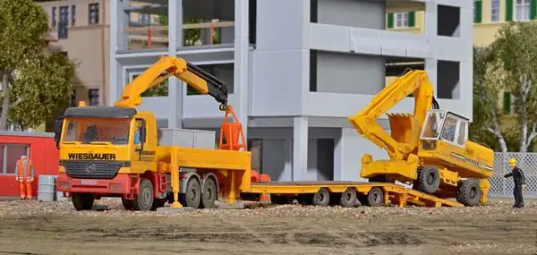 Kibri 13579 MB Actros with Crane and Trailer Kit