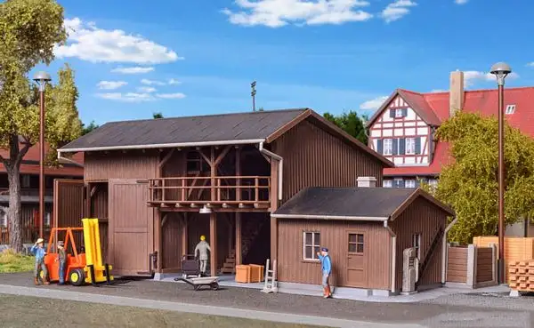 Kibri 39815 Tool Shed with Lift Truck