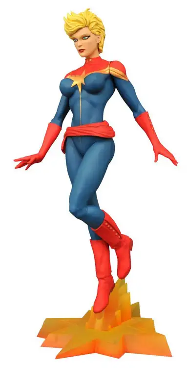 Femme Fatales Captain Marvel 9-Inch PVC Statue