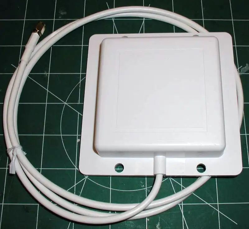 2.4 GHz 8 dBi Flat Patch Antenna - 4ft SMA Male Connector