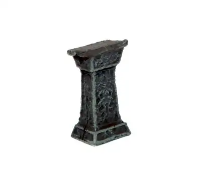 Crown of Fangs Dressing: Lectern (R)