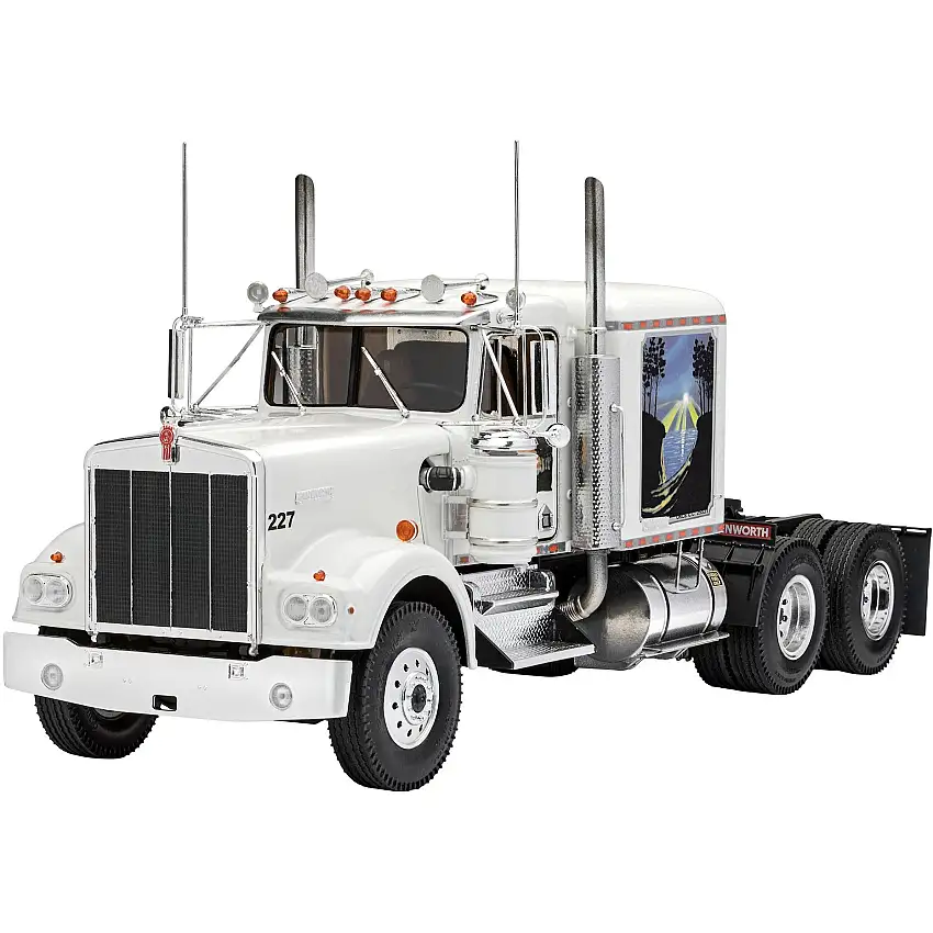 Revell of Germany 1/132 Kenworth W-900
