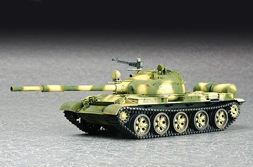 Russian T62 Mod 1972 Main Battle Tank 1/72 Trumpeter